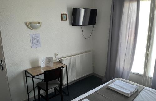 Commentry Hotel | Hôtel Le Lyon Vert Commentry