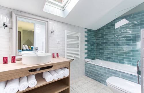 Saint-Pee-sur-Nivelle Hotel | Hôtel Mendionde