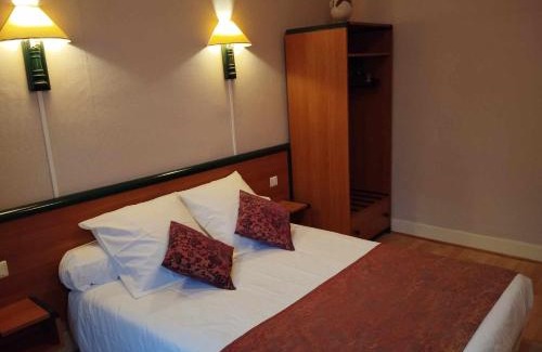 Prades-d'Aubrac Hotel | Hôtel Moderne