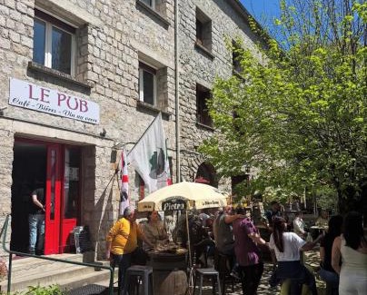 Santo-Pietro-di-Venaco Hotel | Hôtel - Pub Le Petit Bosquet