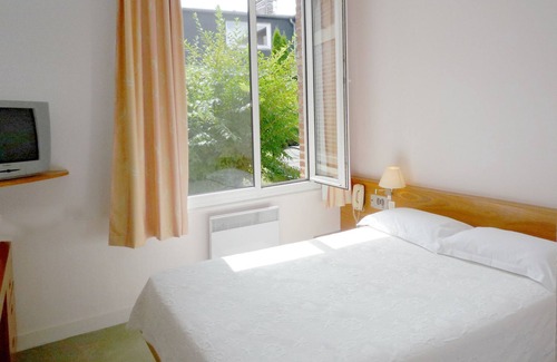 Poix-de-Picardie Hotel | Hôtel & Restaurant Le Cardinal