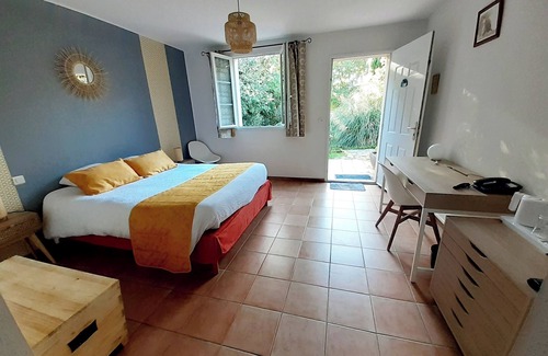 Uchaud Hotel | Hôtel Restaurant Le Clos Des Capitelles