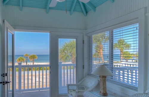 St. Pete Beach House | H-4 Havana Inn -2 bed 1 bath