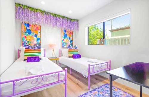 North Hollywood House | H- Fab Family 5BD 4,5BA NoHo Escape Near Universal with Games, Deck, Parking