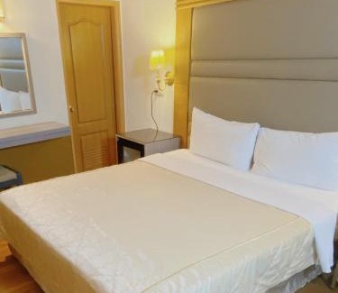 Shilin Hotel | H Hotel