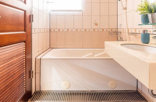 Ximending Apartment | ★H&K 4/2 Big Apartment on Walking Street【Ximen】