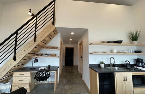 Mount Sterling House | H&M Retreats/Cabin 1/Hermann, MO