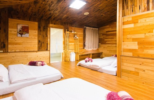 Fanlu Bed & Breakfast | H& Seeking - Alishan Sunrise