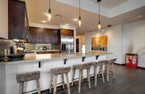 Downtown Steamboat Springs Condo | H205A | A/C | Downtown Luxury Condo | Bonus Sleeping Nook