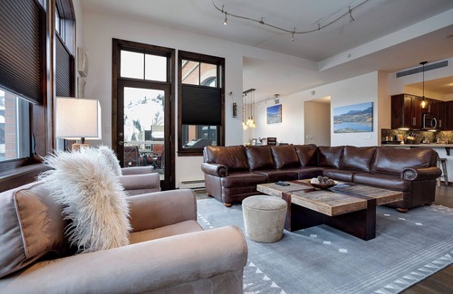 Downtown Steamboat Springs Condo | H205A | A/C | Downtown Luxury Condo | Bonus Sleeping Nook