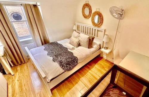 London City Centre Apartment | H4: Fantastic Apartment - 100m from Piccadilly Circus