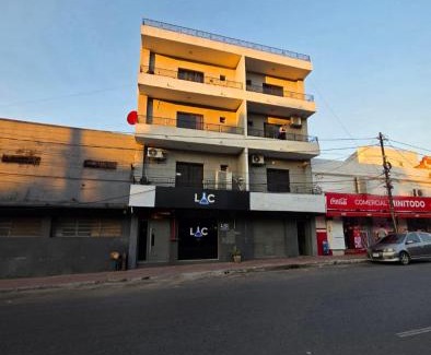 Asuncion Hotel | Habitación doble Baño privado frente al Hospital Militar solo efectivo guaranies