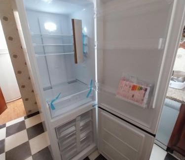 Cantillana House | Habitación G mercadona con vistas a la calle