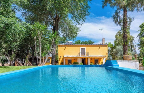 Marchena House | Hacienda Chica Holiday Home