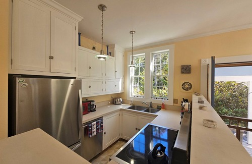 Stonington House | Hackmatack Haven - Clean, Close to Sand Beach