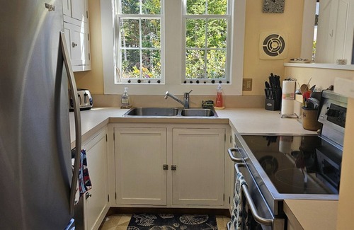 Stonington House | Hackmatack Haven - Clean, Close to Sand Beach