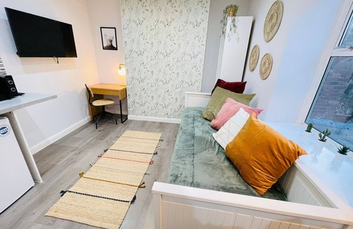 Upper Clapton Apartment | Hackney Studios by Sleepy - Studio Flat 8