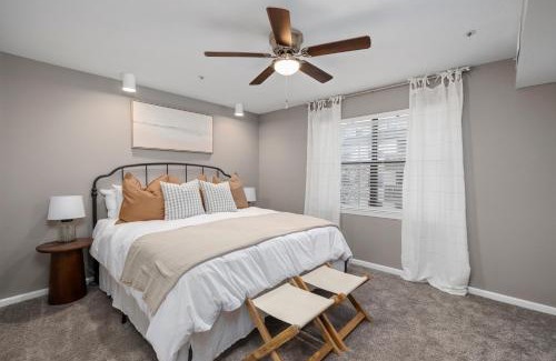 Table Rock Apartment | Hadley's Place at Pointe Royale, Pristine 2 Bed 2 Bath Condo