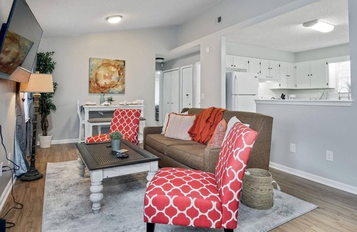 Hyde Park House | 🌿Halcyon Hideaway🌿4 Bedroom Home🌿 King Bed Sleeps 8 Near I-10 Westside & Equestrian Center🌿