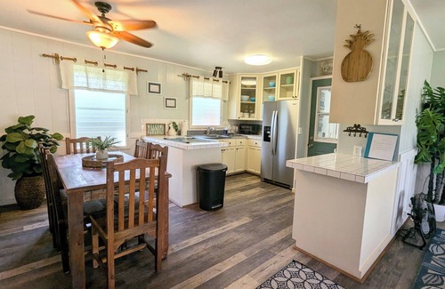 Kekaha House | Hale Mano Kia - Classic 3BR West Side Bungalow . TVNC# 5001