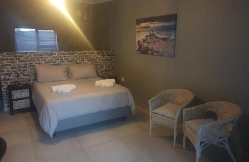 Benoni House | Haleys Guest House