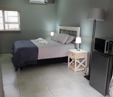 Benoni House | Haleys Guest House