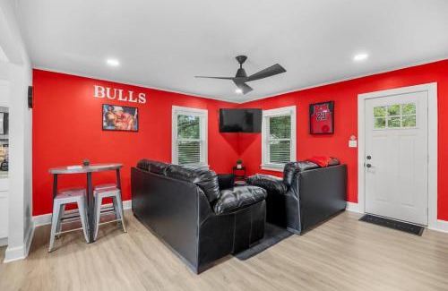 Wilmington Apartment | Half Off Prices! 2 Miles to Downtown Front Street! Free Parking!