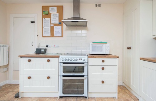 St Davids House | Halfways, Holiday Home St Davids, Sleeps 8, 4 bedrooms, bathrooms