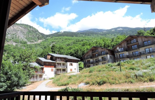 Orelle Apartment | Hameau 1 303 - SPA & PISCINE appartement 6 pers