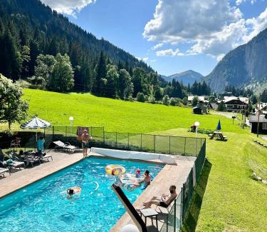 Les Prodains Hotel | Hameau des Prodains - Hôtel