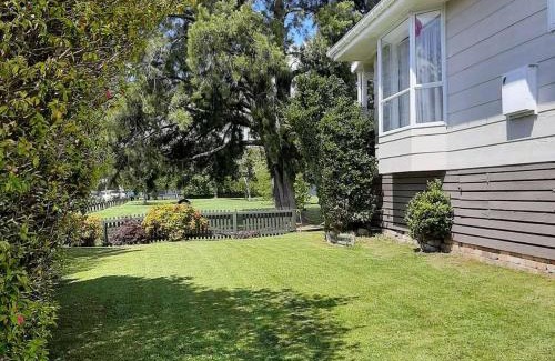 Hamilton Lake House | Hamilton KiWi home 4 mins walk to Waikato hospital Hamilton