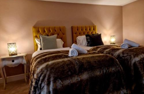 Knott End-on-Sea Apartment | Hamilton-The Alexander suite luxury holiday Let's