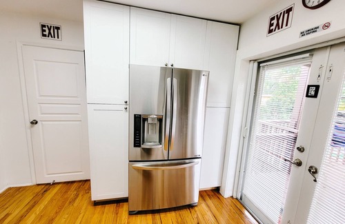 Little Ranches House | Hammocks & Mini-Golf! 10 mins from Beach! KING Bed!