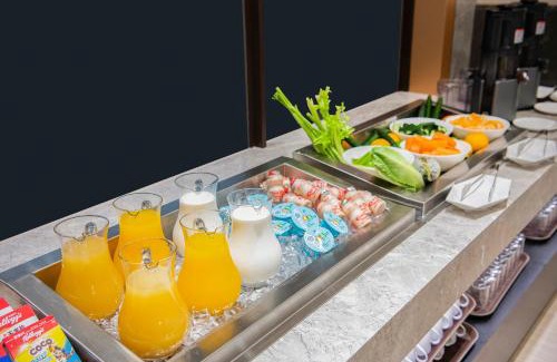 Zhongshan Hotel | Hamp Court Palace Taipei