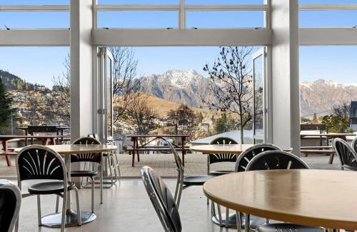 Queenstown Resort | Hampshire Holiday Parks - Queenstown Lakeview