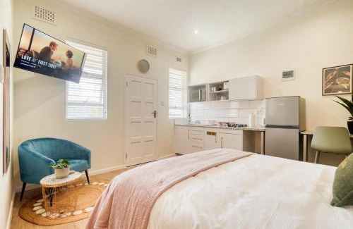 Windermere Apartment | Hampton Collection - 2 Sleeper Studio Apartment with Pool