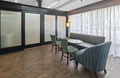 Woodstock Hotel | Hampton Inn Atlanta-Woodstock