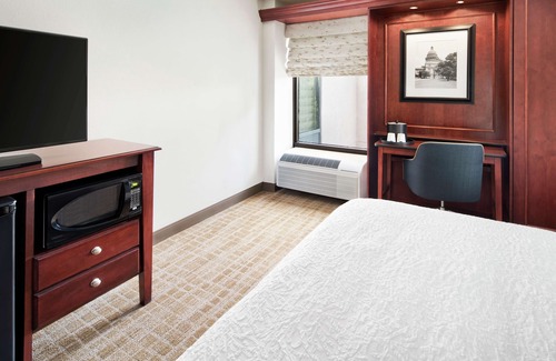 St. Johns Hotel | Hampton Inn Austin North @ I - 35 & Hwy 183