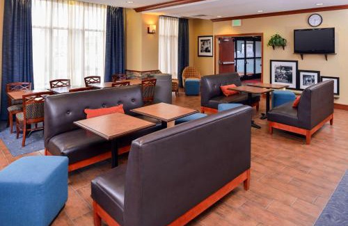 Evanston Hotel | Hampton Inn Evanston