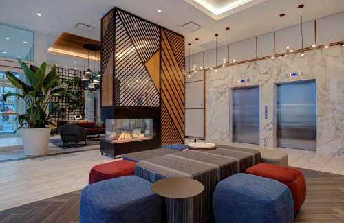 Chinatown Hotel | Hampton Inn Montreal Downtown, Qc