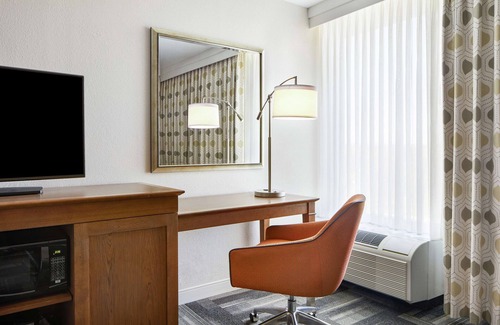 King of Prussia Hotel | Hampton Inn Philadelphia King of Prussia (Valley Forge)