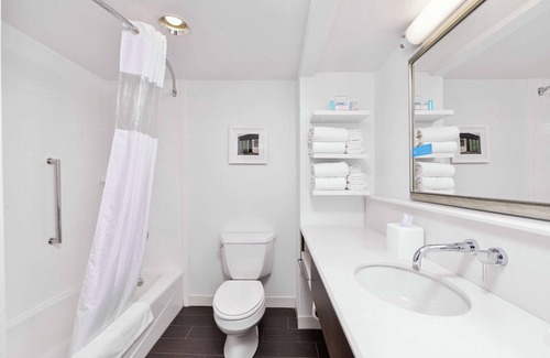 King of Prussia Hotel | Hampton Inn Philadelphia King of Prussia (Valley Forge)