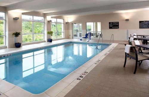 South Hills Hotel | Hampton Inn & Suites Pittsburgh Airport South/Settlers Ridge