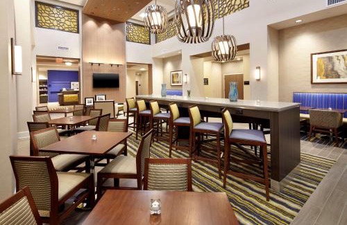 South Hills Hotel | Hampton Inn & Suites Pittsburgh Airport South/Settlers Ridge