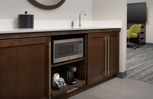 Charlotte Hotel | Hampton Inn & Suites Charlotte Airport Lake Pointe