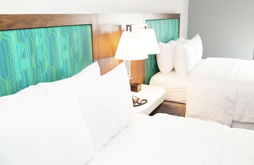 Dundee Hotel | Hampton Inn & Suites Dundee