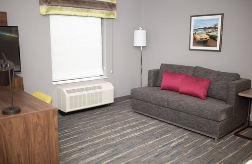 Dundee Hotel | Hampton Inn & Suites Dundee