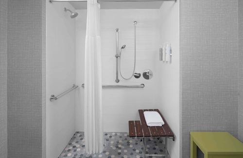Grand Rapids Hotel | Hampton Inn & Suites Grand Rapids-Airport 28th St