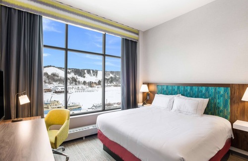 Houghton Hotel | Hampton Inn & Suites Houghton