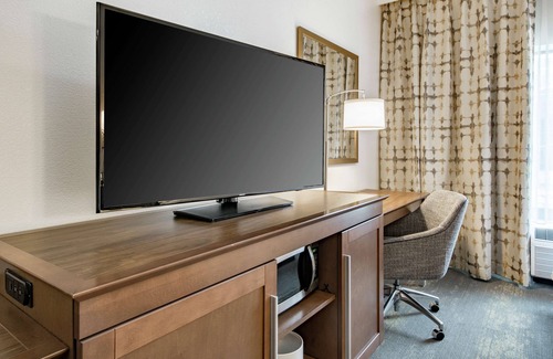 Newport Hotel | Hampton Inn & Suites Newport/Cincinnati